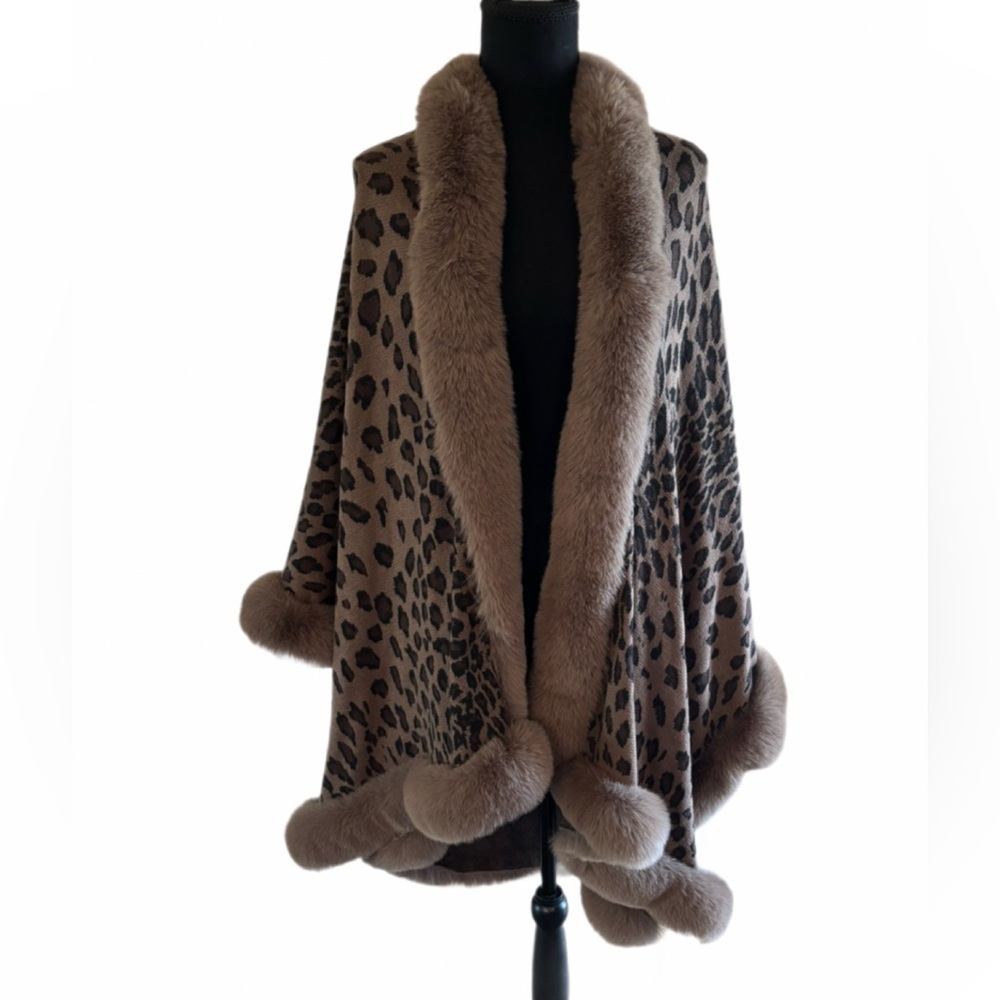 Leopard Print Faux Fur Trim Cape